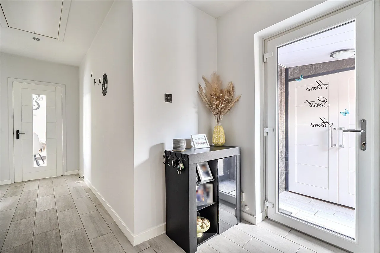 Stamford Drive, Woodhouses, M35, photo 11