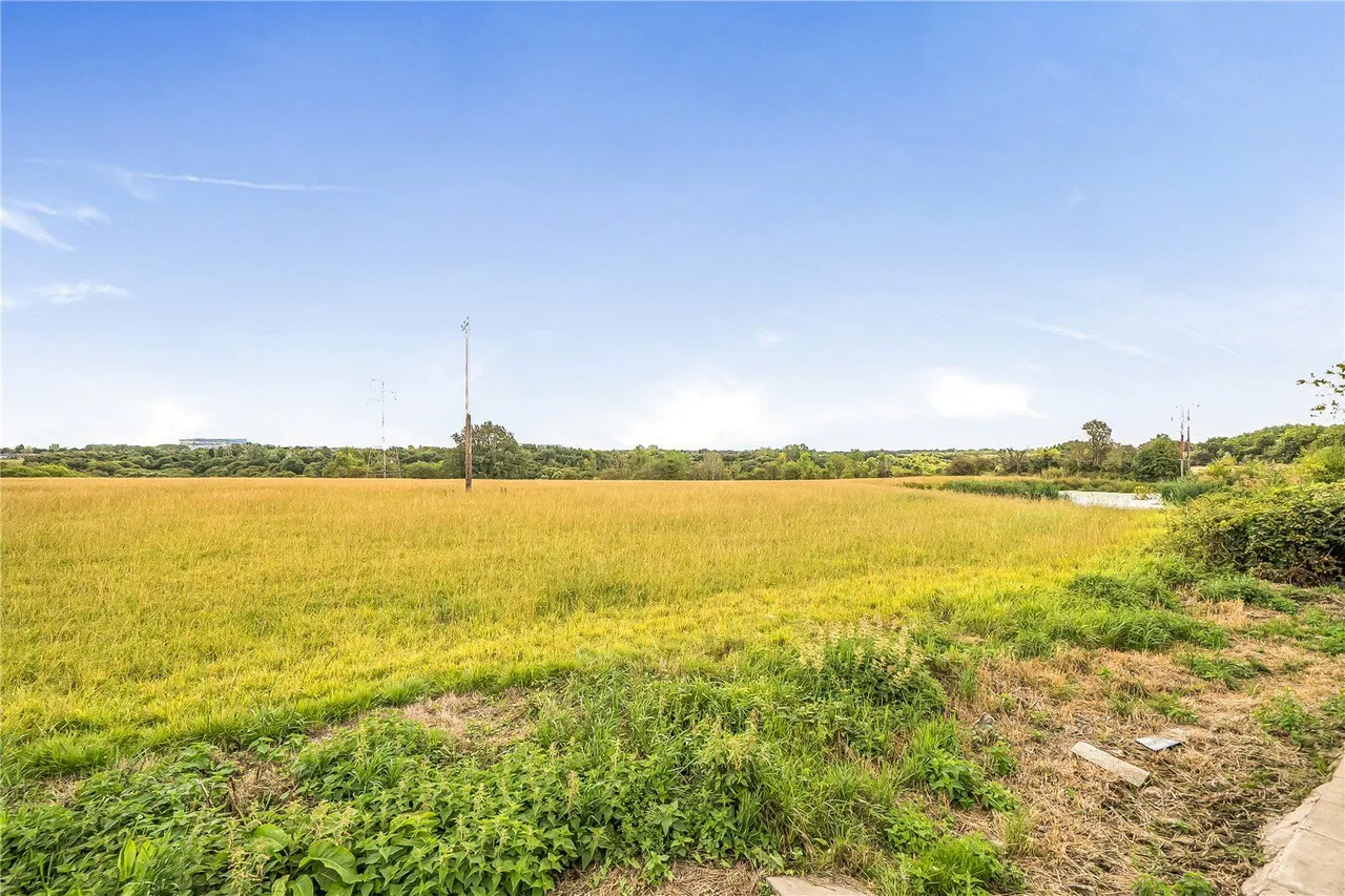 Stamford Drive, Woodhouses, M35, photo 20