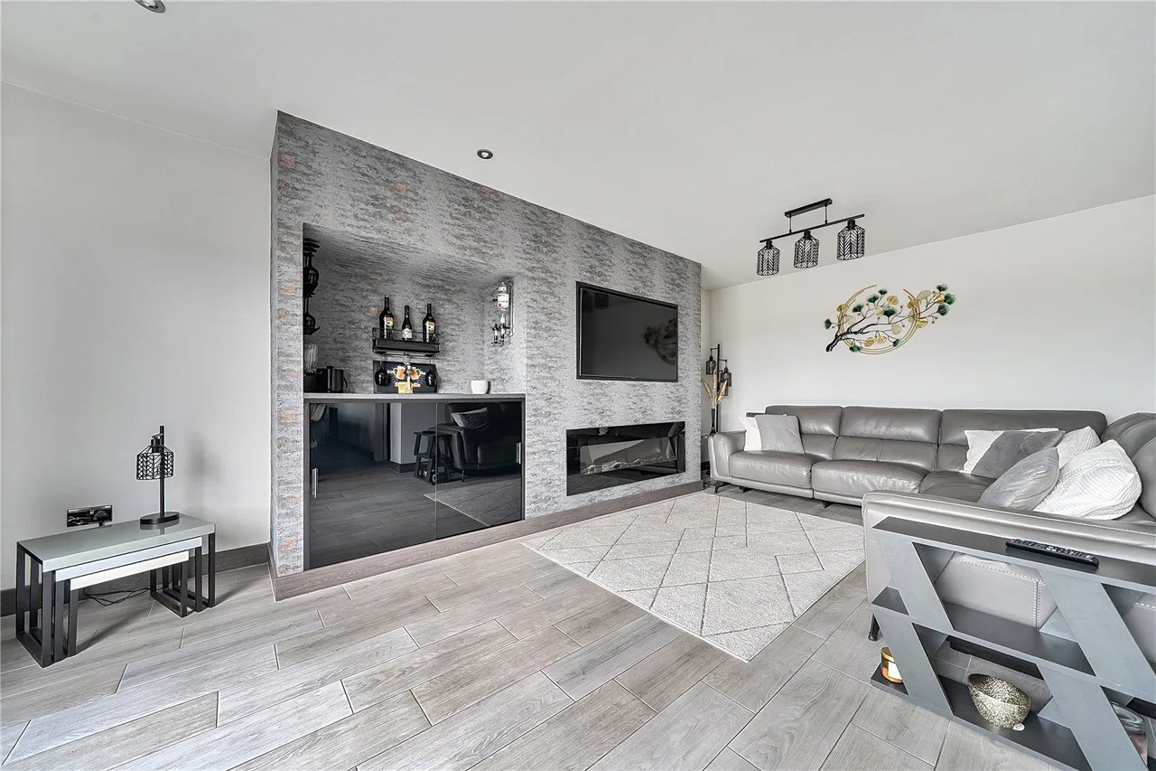 Stamford Drive, Woodhouses, M35, photo 5