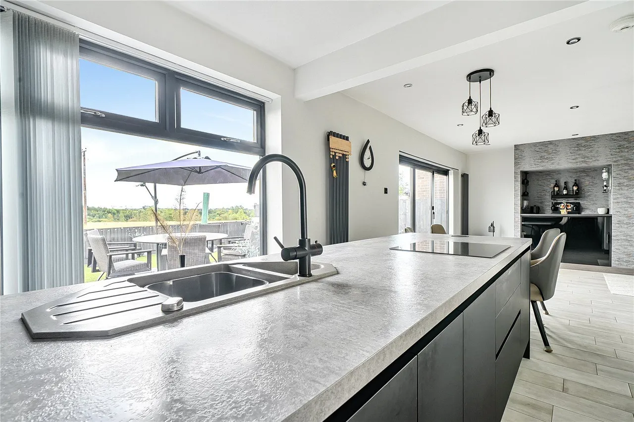 Stamford Drive, Woodhouses, M35, photo 7