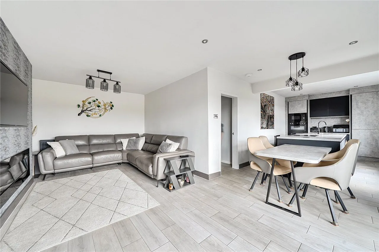 Stamford Drive, Woodhouses, M35, photo 2
