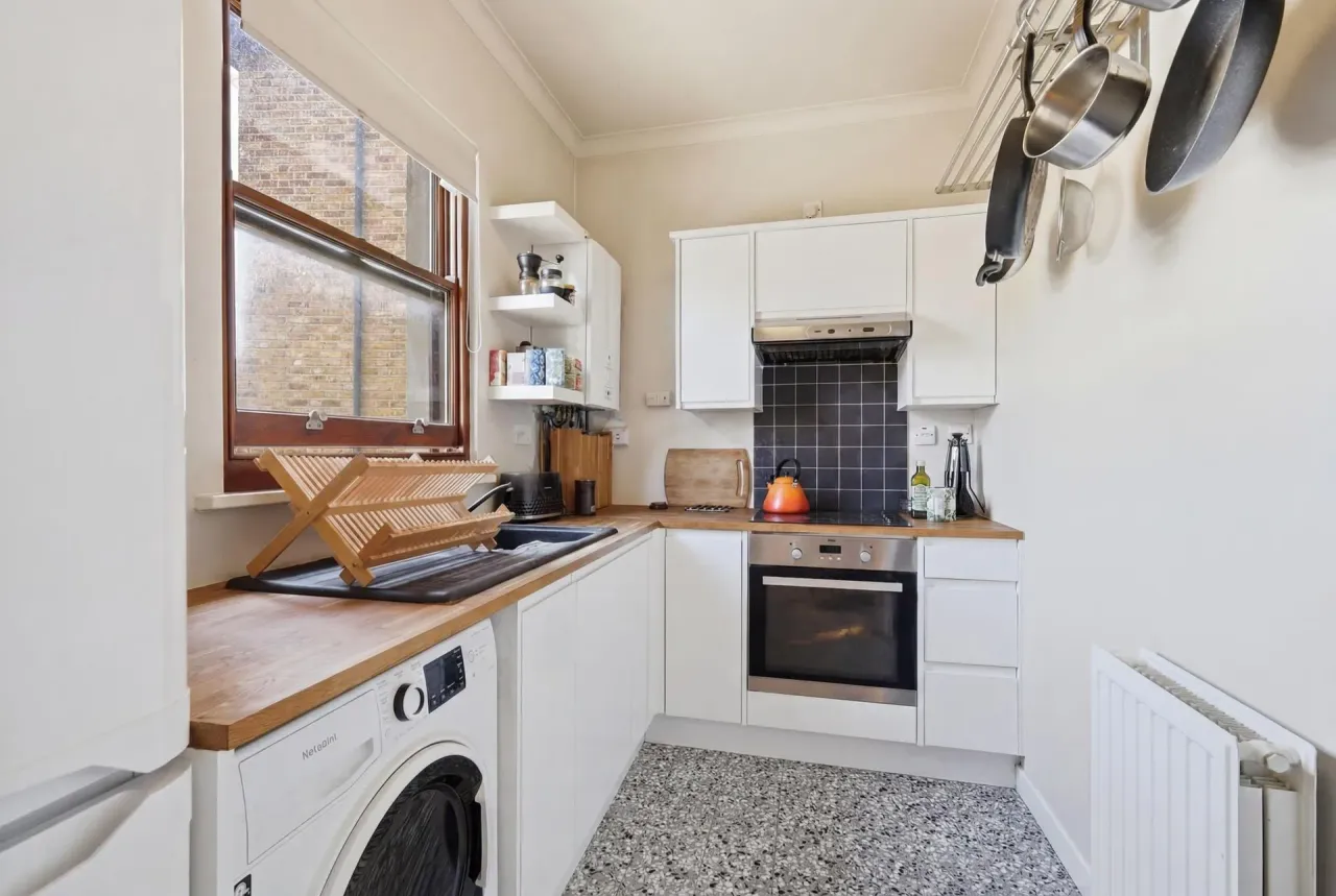 Newport Road, Brodie Court, E10, photo 5