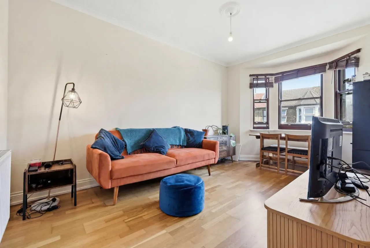 Newport Road, Brodie Court, E10, photo 2