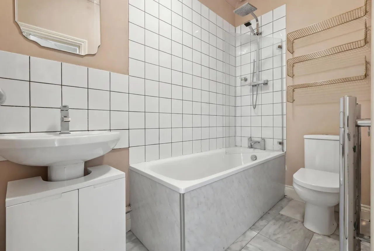 Newport Road, Brodie Court, E10, photo 4