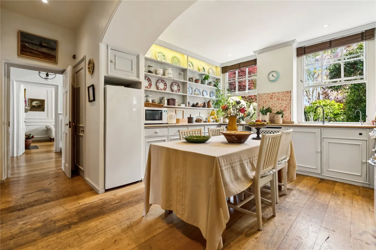 Upper Butts, Brentford, TW8, photo 10