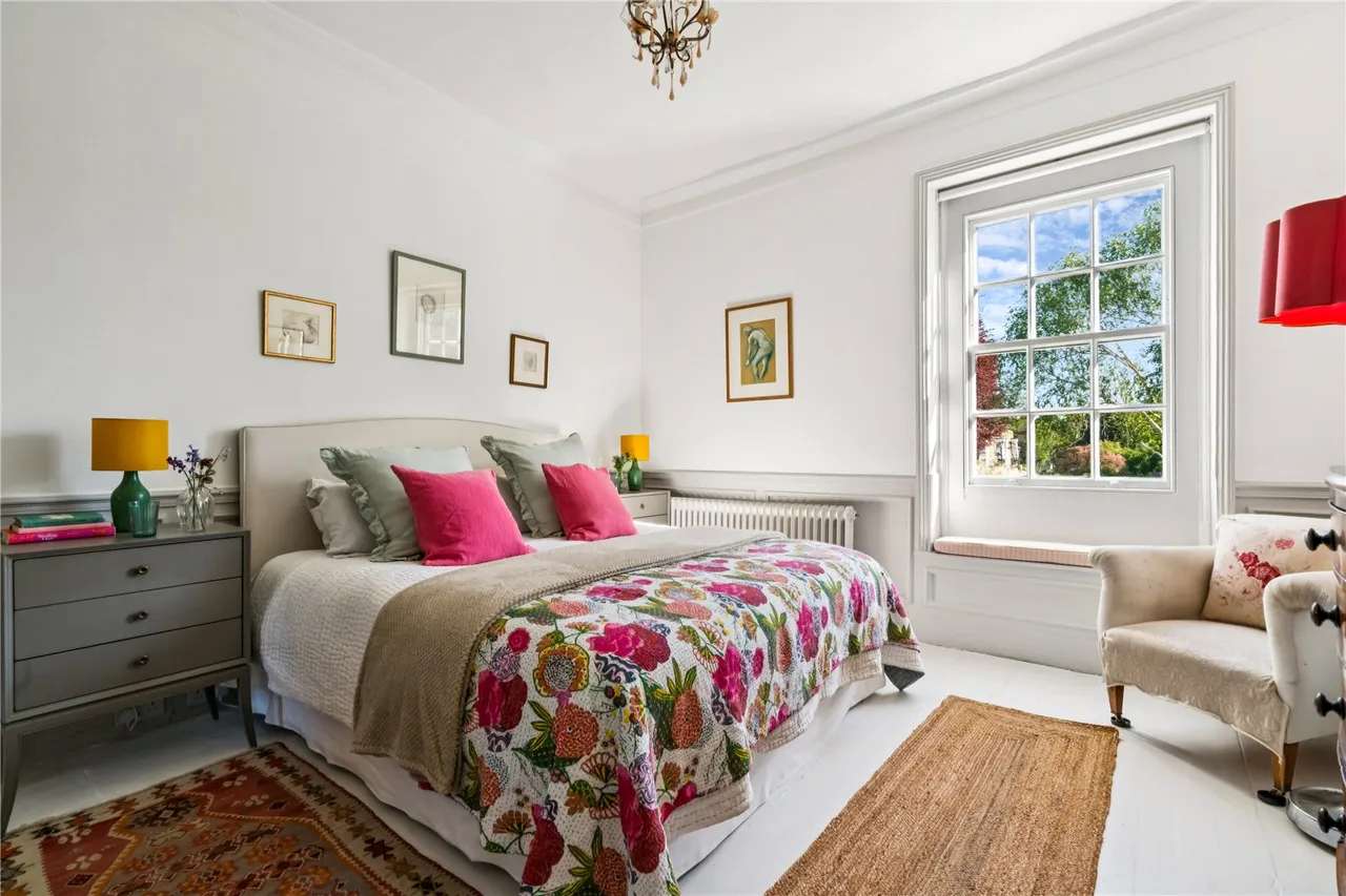Upper Butts, Brentford, TW8, photo 14