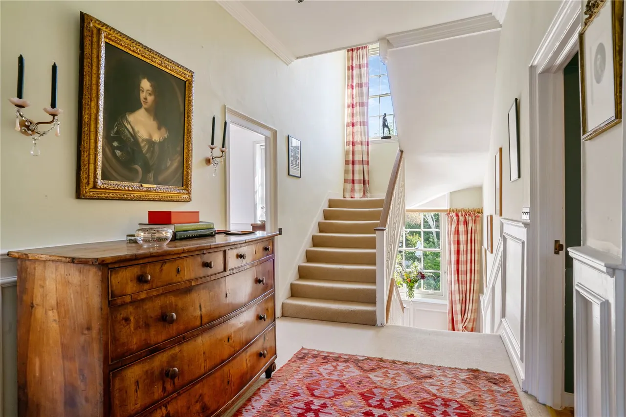 Upper Butts, Brentford, TW8, photo 12