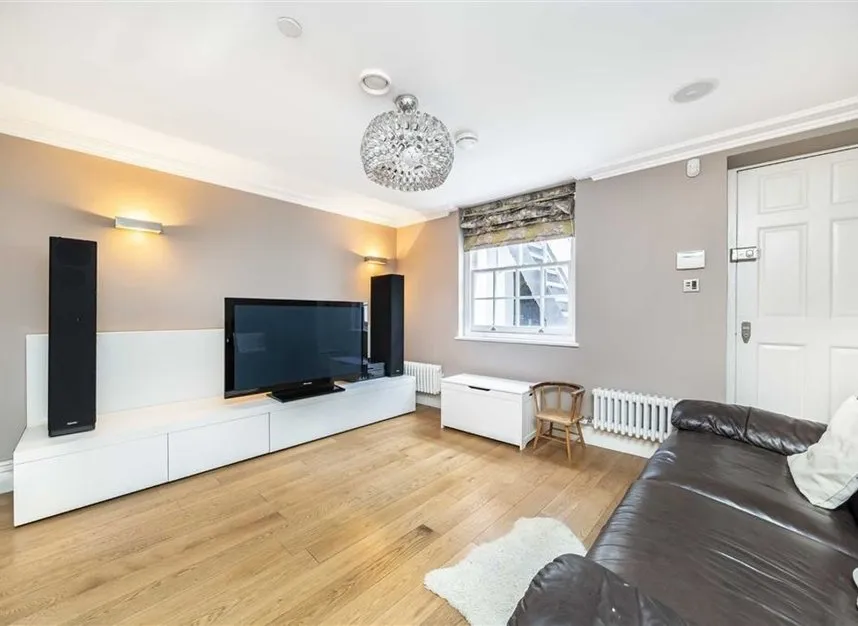 Buckingham Place, Westminster, SW1E, photo 3