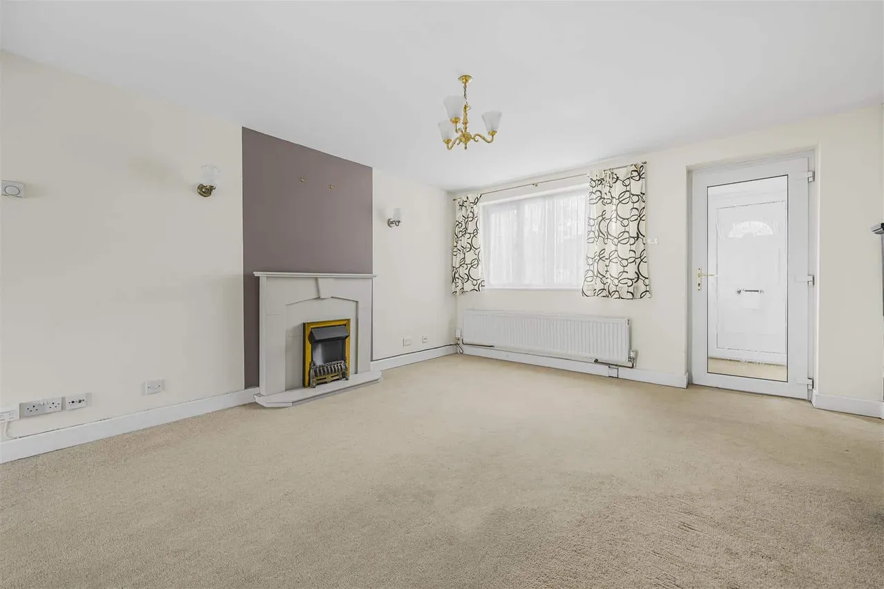 Stirling Close, Windsor, Berkshire, SL4 4PW, photo 2
