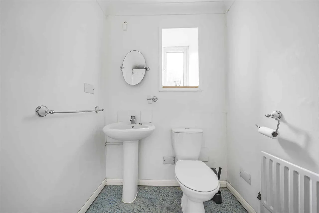 Stirling Close, Windsor, Berkshire, SL4 4PW, photo 5