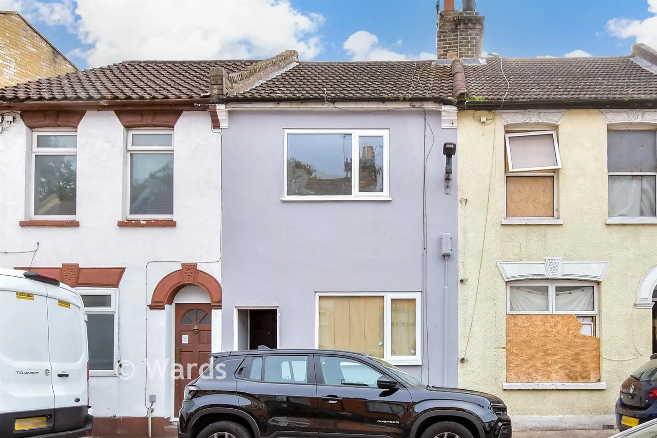 3 bed house for sale, Lester Road, Chatham, ME4