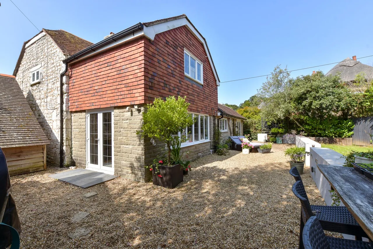 Brighstone, PO30, photo 17