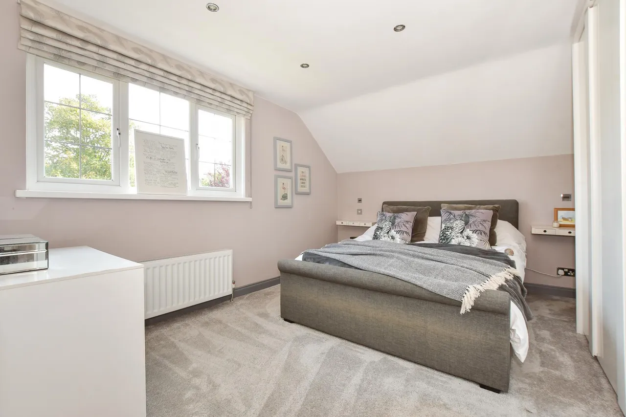Brighstone, PO30, photo 9