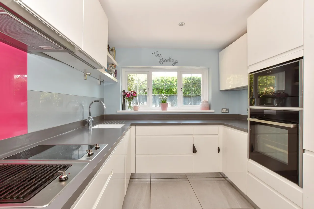 Brighstone, PO30, photo 4