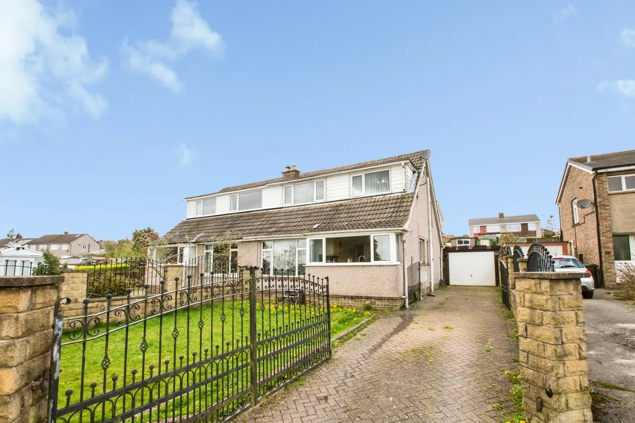 4 bed house for sale, Illingworth Avenue, Halifax, HX2