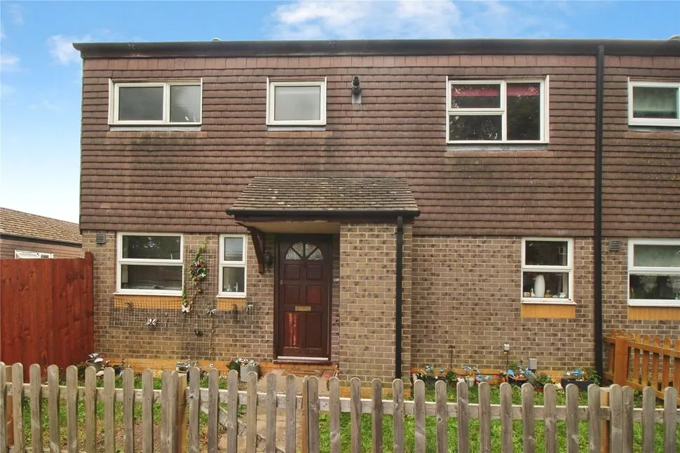 3 bed house for sale — Pilgrims Way, Andover, Hampshire, SP10