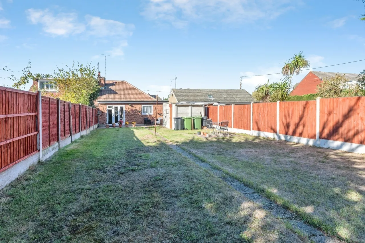 Pound Lane, Bowers Gifford, SS13, photo 7