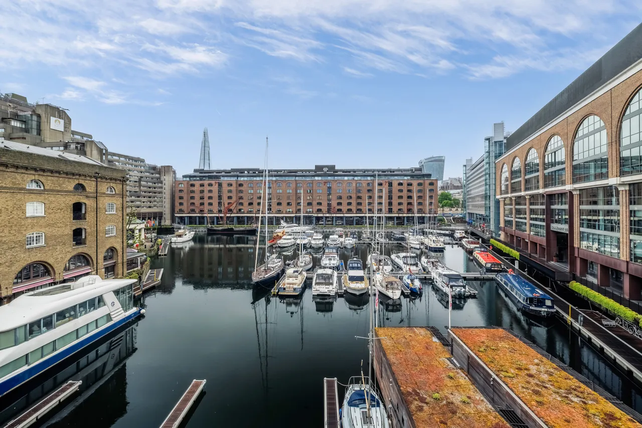 East Smithfield, London, E1W, photo 3