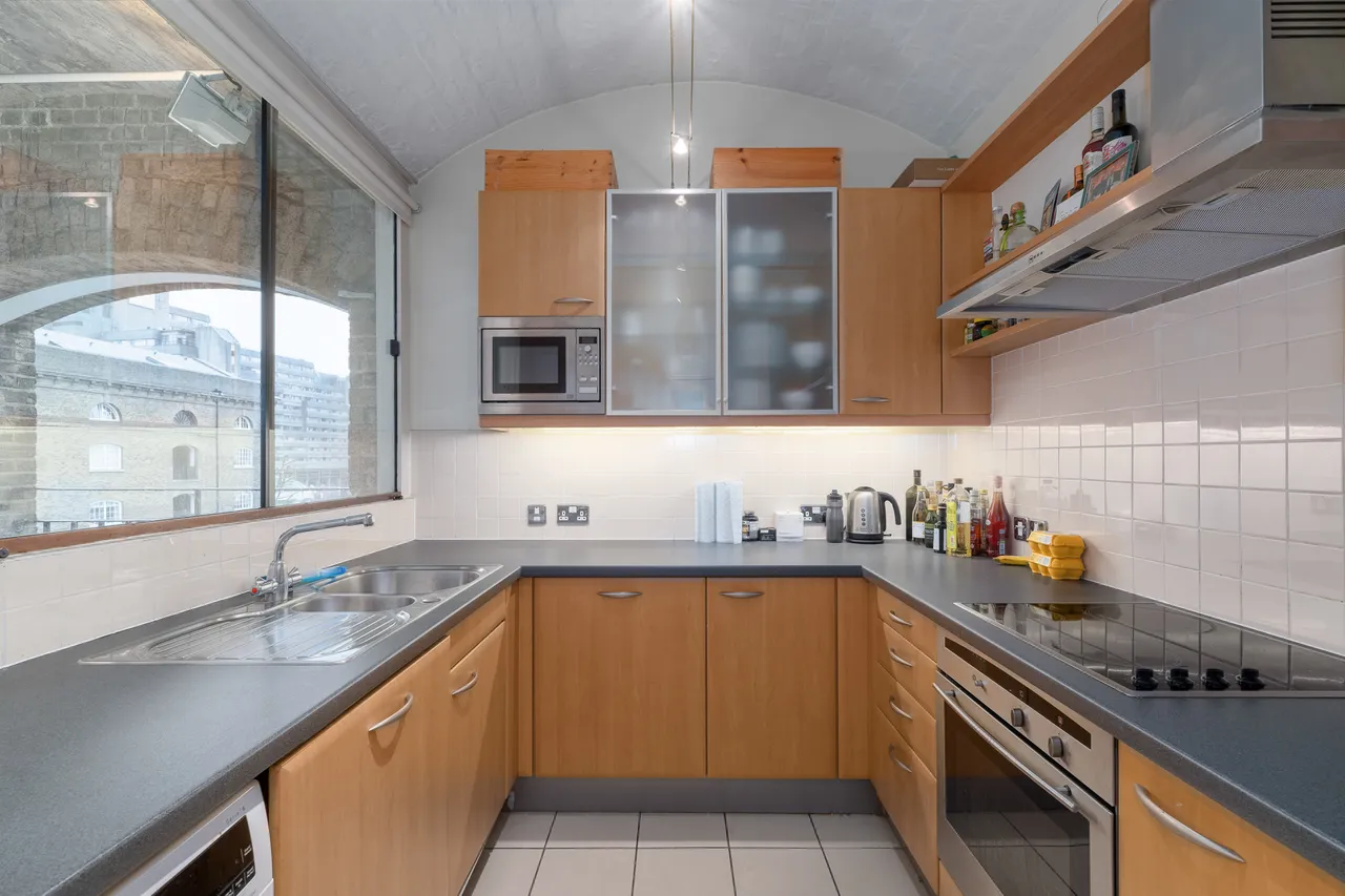 East Smithfield, London, E1W, photo 5