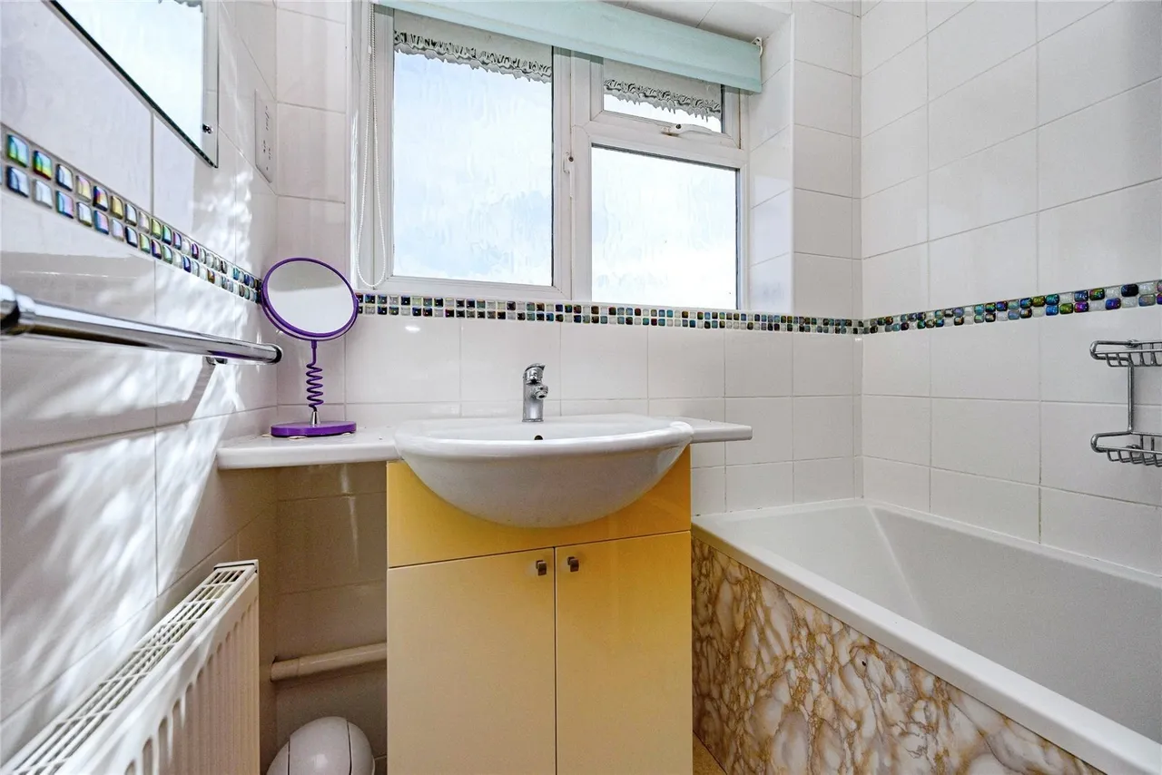 Yew Street, Houghton Regis, LU5, photo 11