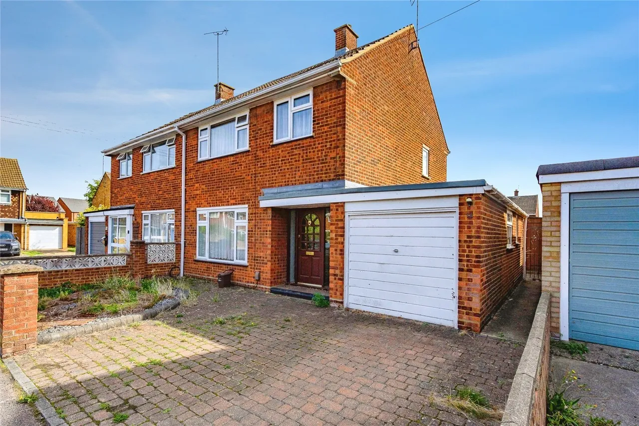Yew Street, Houghton Regis, LU5, photo 14