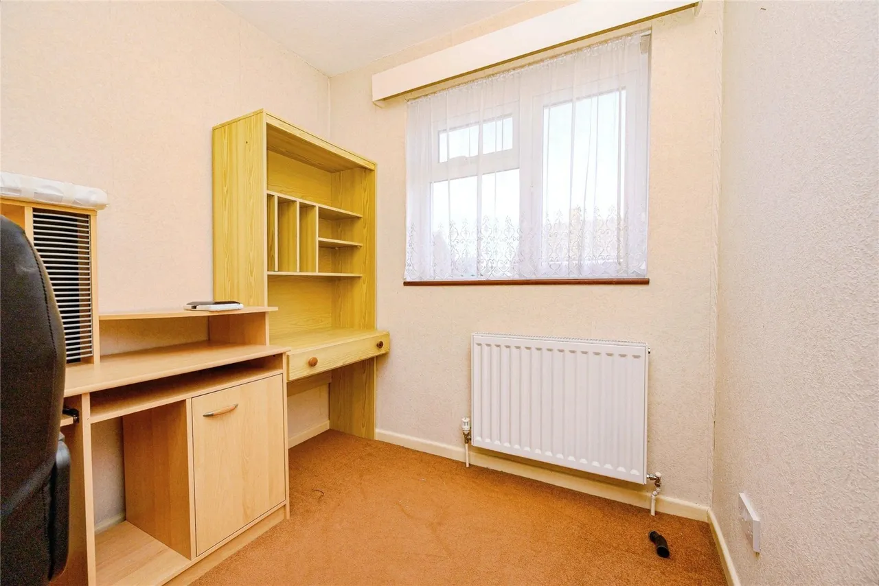 Yew Street, Houghton Regis, LU5, photo 10