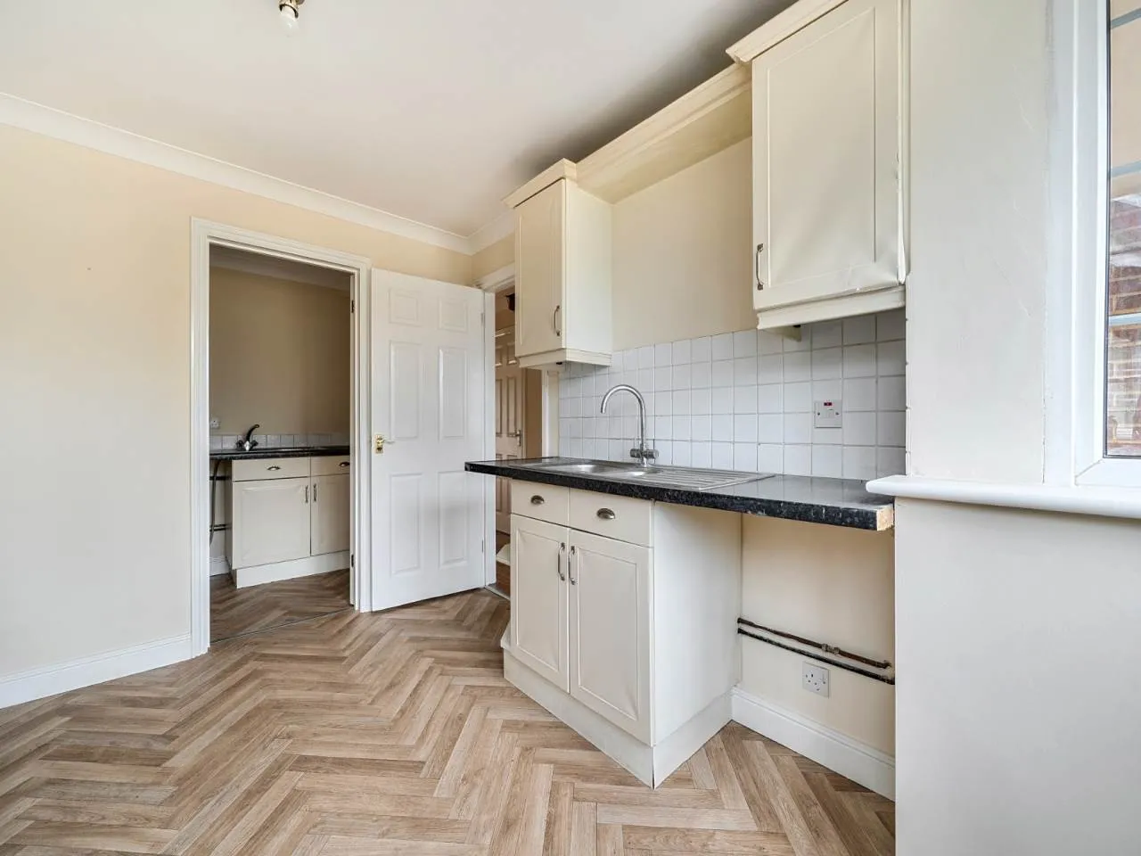 Clifford gardens, Hayes, UB3, photo 6
