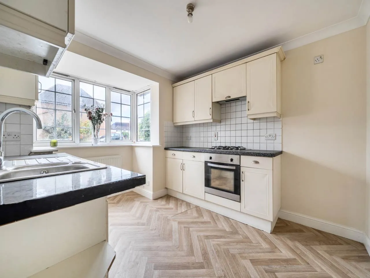 Clifford gardens, Hayes, UB3, photo 5
