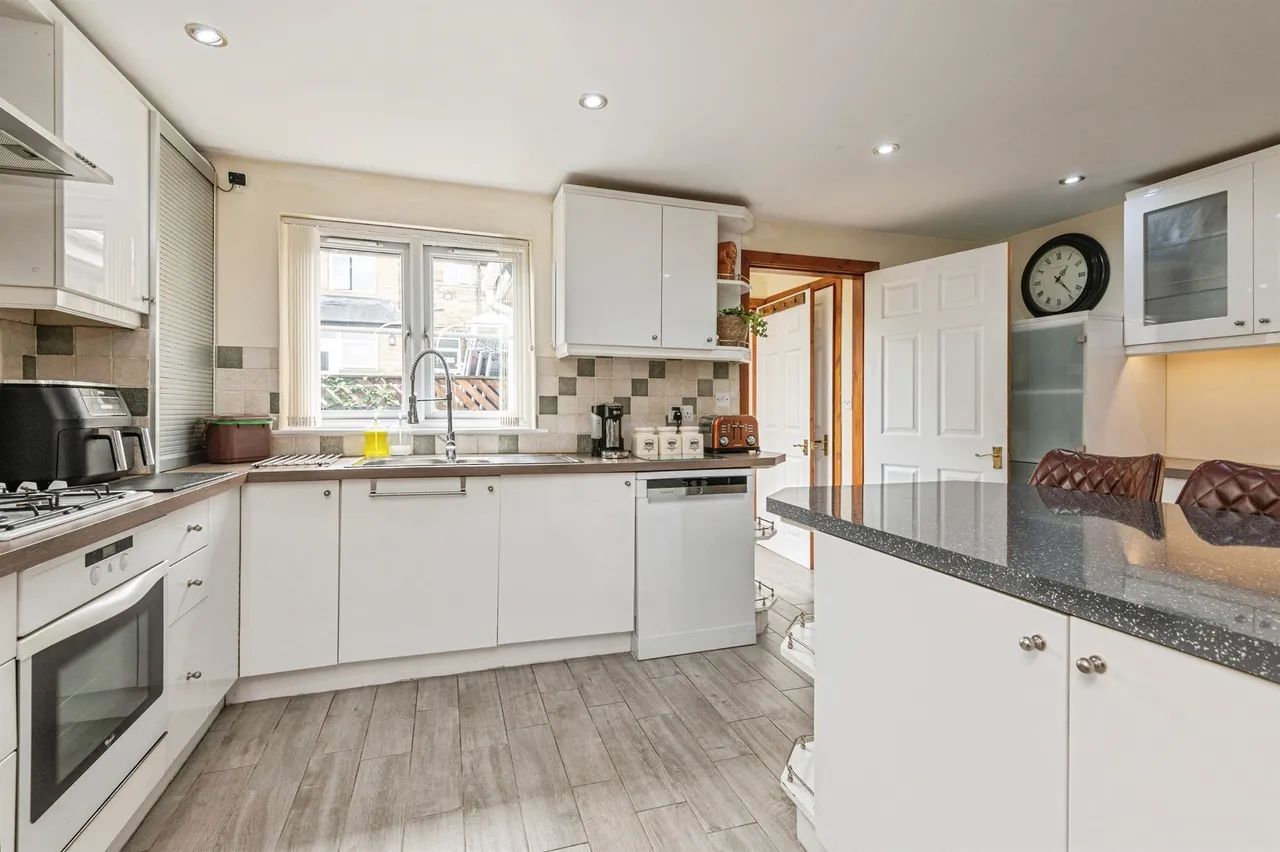 Wherwell Road, Brighouse, photo 3