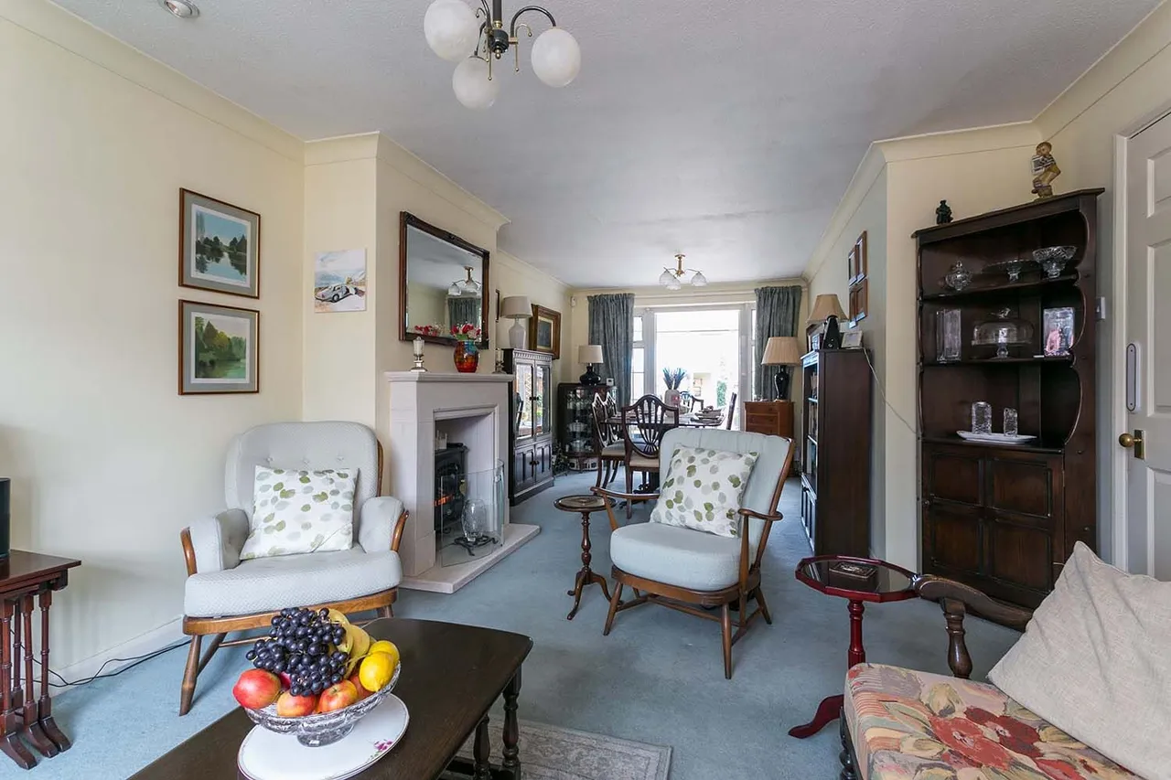 Cherington Gate, off Cranbrook Drive, Maidenhead, Berkshire, photo 6