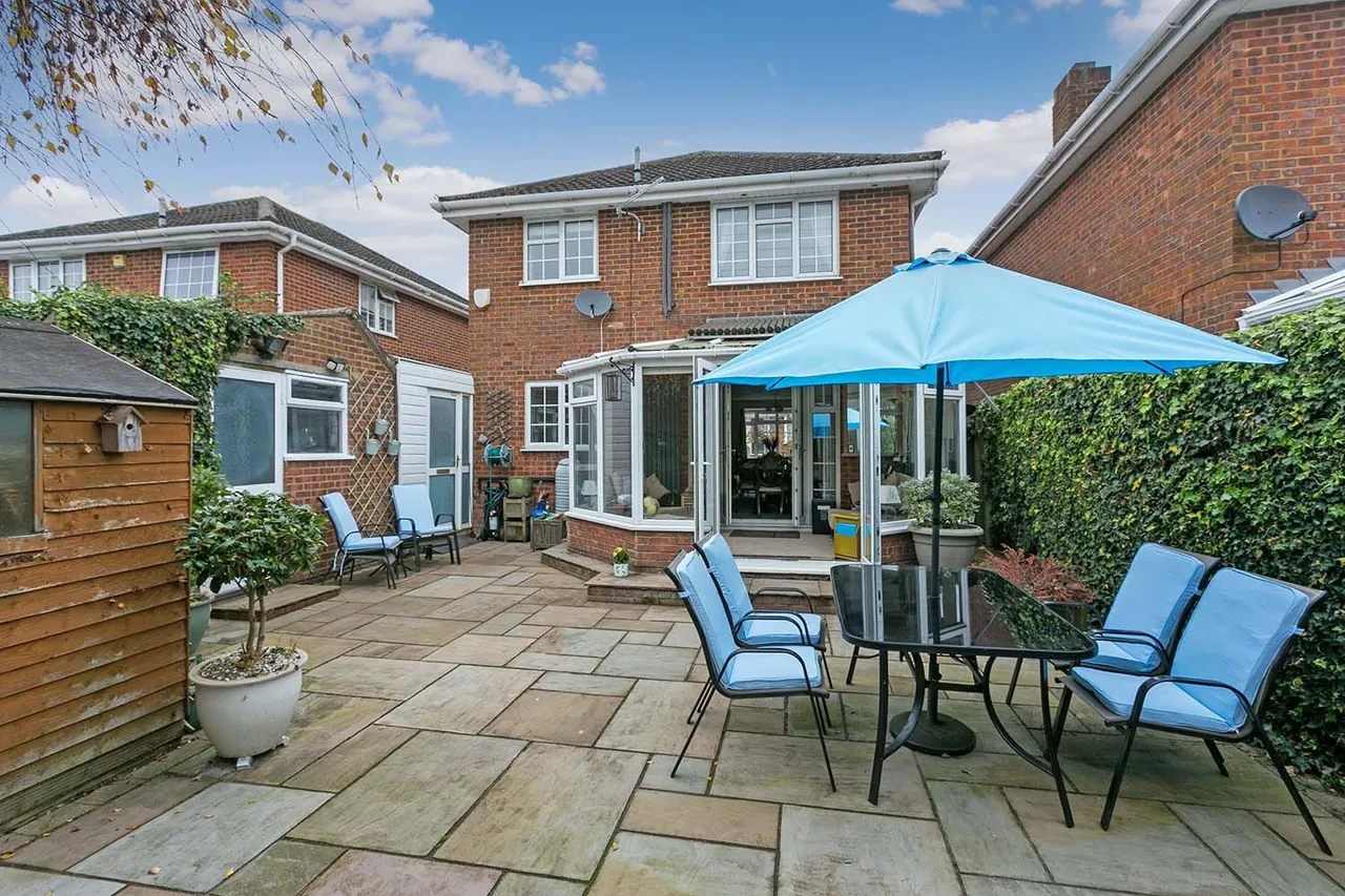 Cherington Gate, off Cranbrook Drive, Maidenhead, Berkshire, photo 2