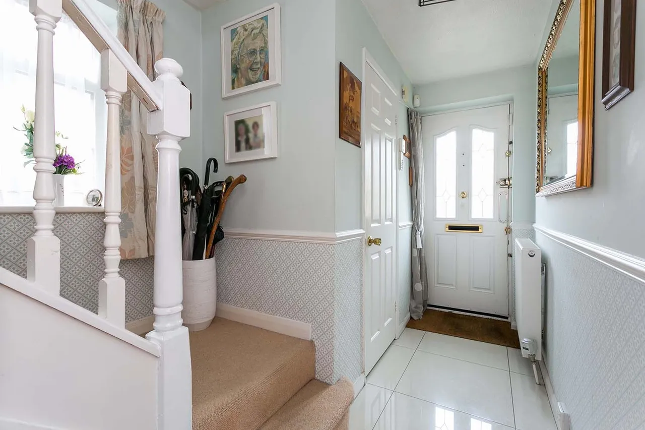 Cherington Gate, off Cranbrook Drive, Maidenhead, Berkshire, photo 10
