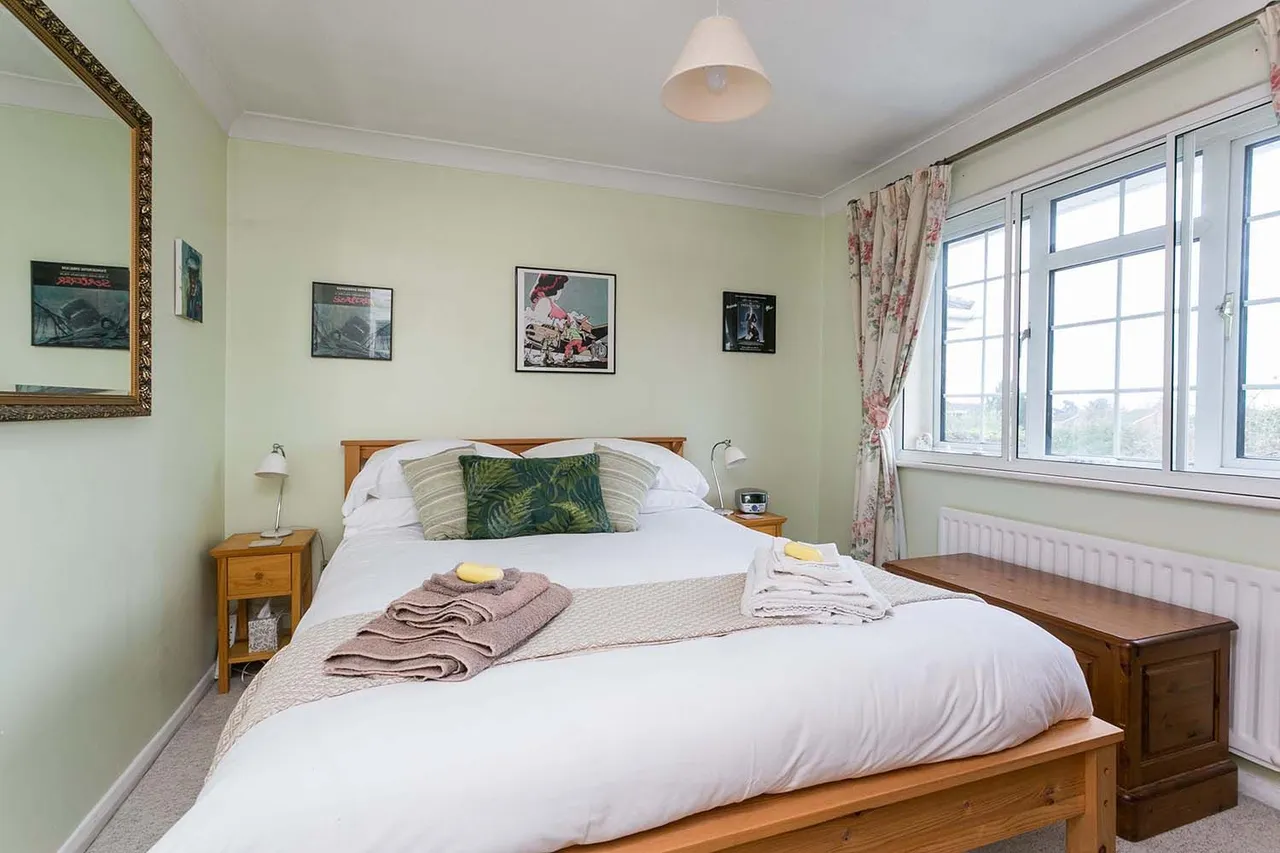 Cherington Gate, off Cranbrook Drive, Maidenhead, Berkshire, photo 13