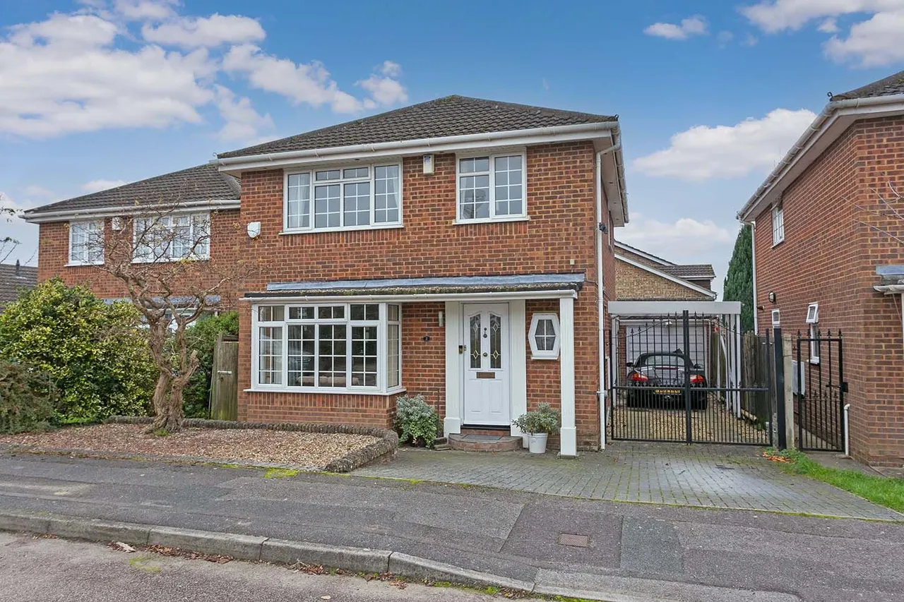 3 bed house for sale — Cherington Gate, off Cranbrook Drive, Maidenhead, Berkshire