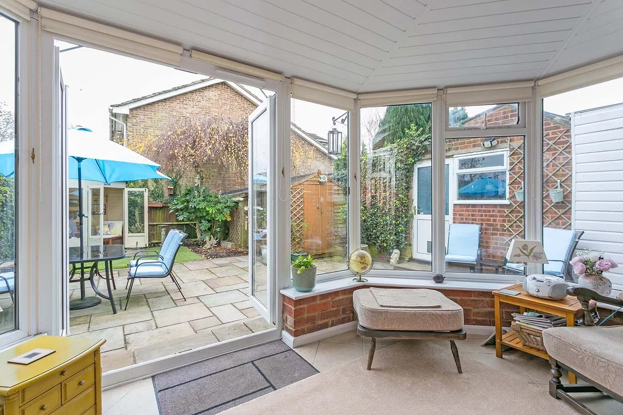 Cherington Gate, off Cranbrook Drive, Maidenhead, Berkshire, photo 9
