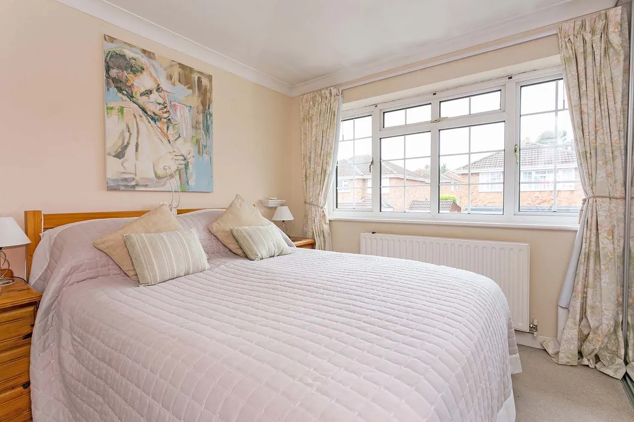 Cherington Gate, off Cranbrook Drive, Maidenhead, Berkshire, photo 11