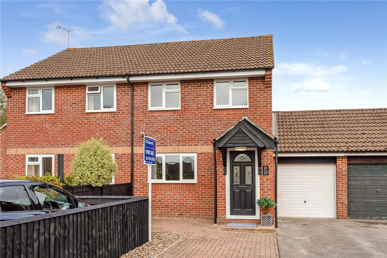 3 bed house for sale — Thorn Close, Petersfield, Hampshire, GU31