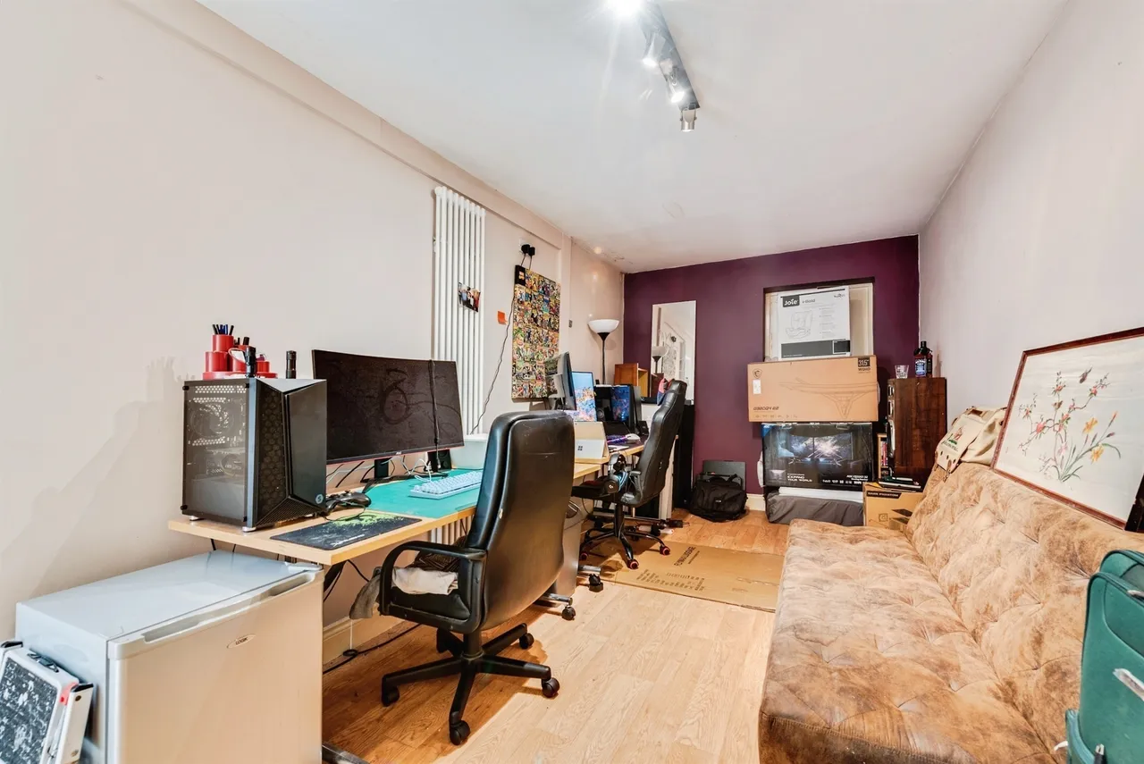 Pasteur Drive, Swindon, SN1, photo 5