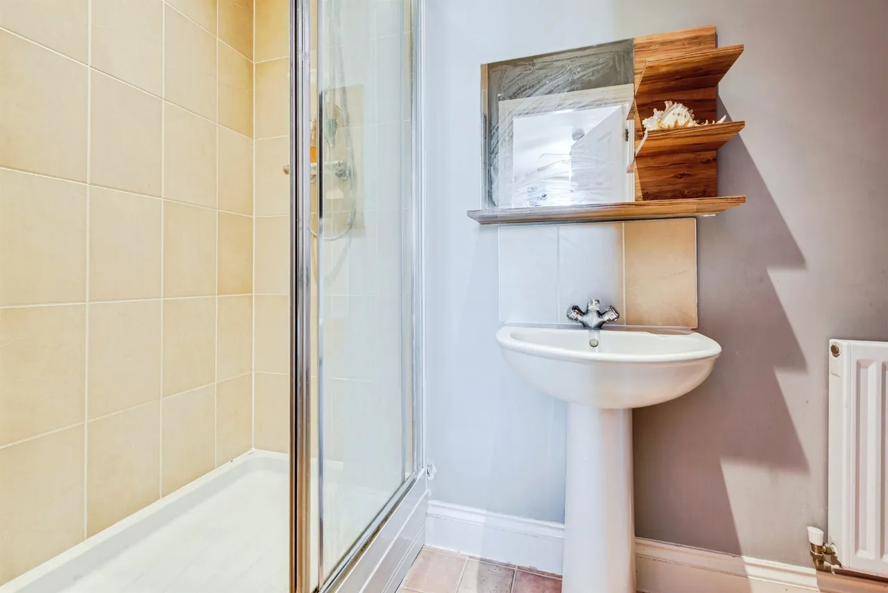 Pasteur Drive, Swindon, SN1, photo 13
