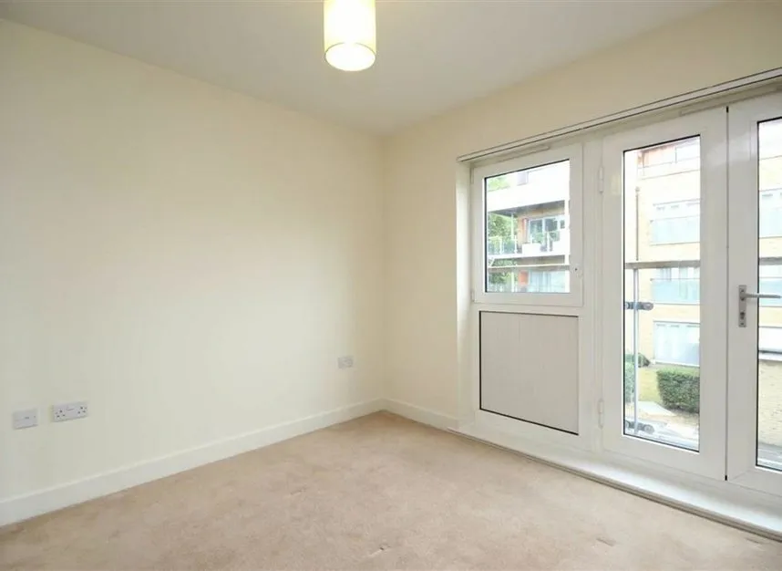 Southcott Road, Teddington, TW11, photo 4