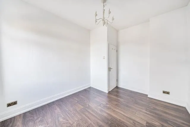 Ballards Lane, London, N3, photo 20