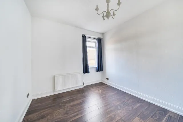 Ballards Lane, London, N3, photo 19