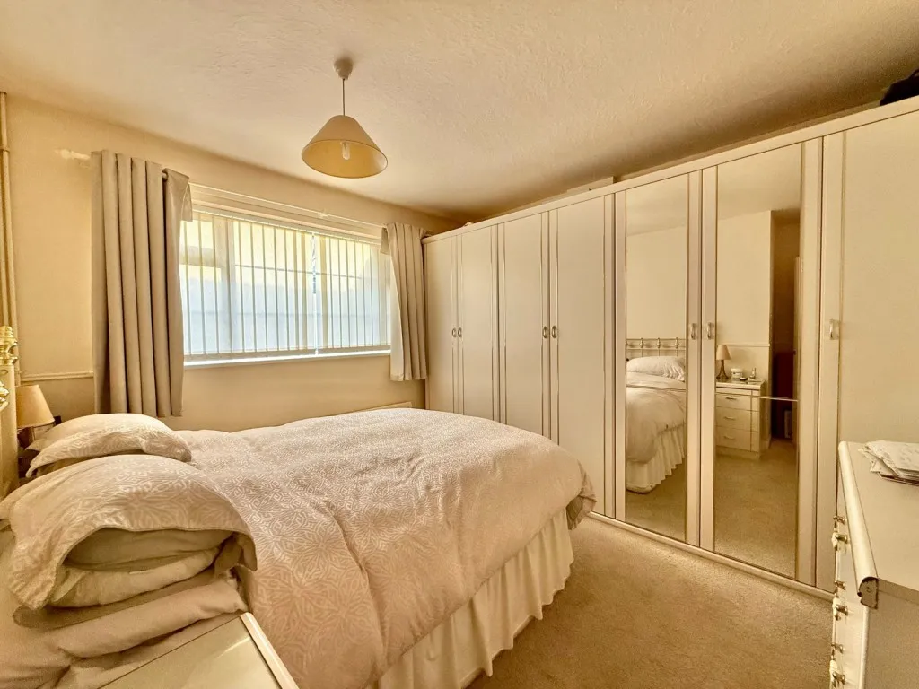 Heuthwaite Avenue, LS22, photo 10