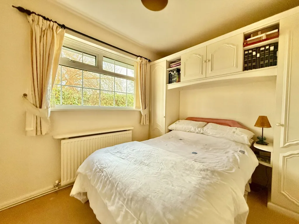 Heuthwaite Avenue, LS22, photo 11