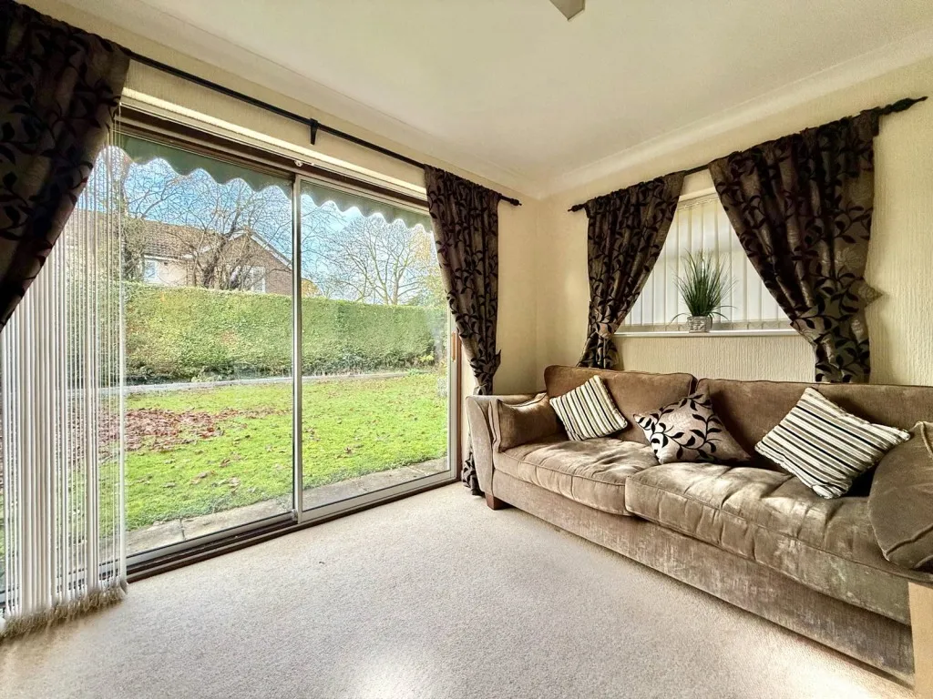 Heuthwaite Avenue, LS22, photo 5
