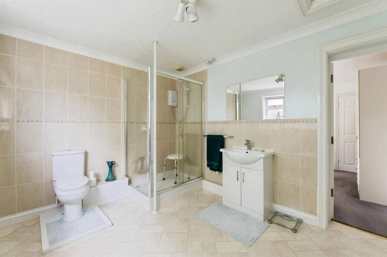 Brunenburg Way, Axminster, EX13, photo 12