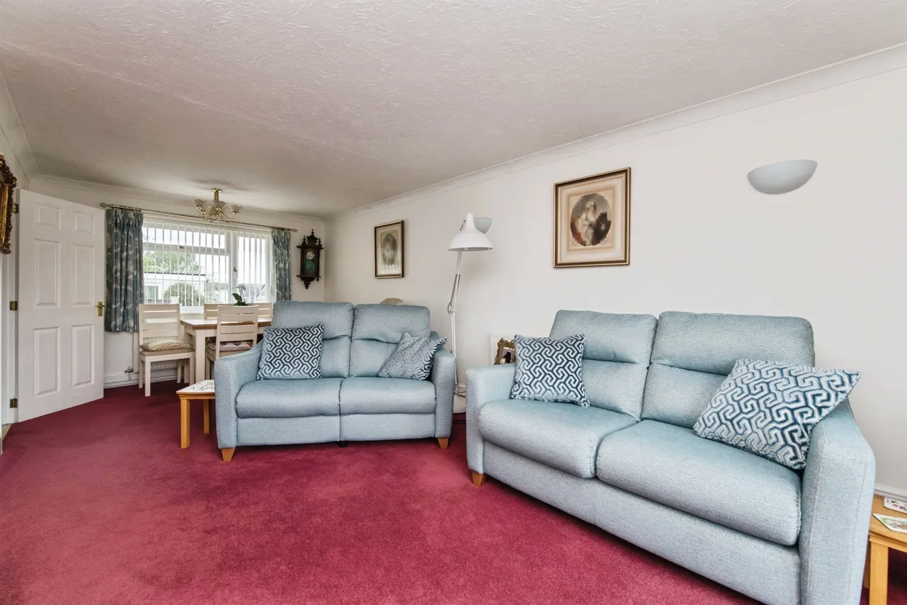Brunenburg Way, Axminster, EX13, photo 6