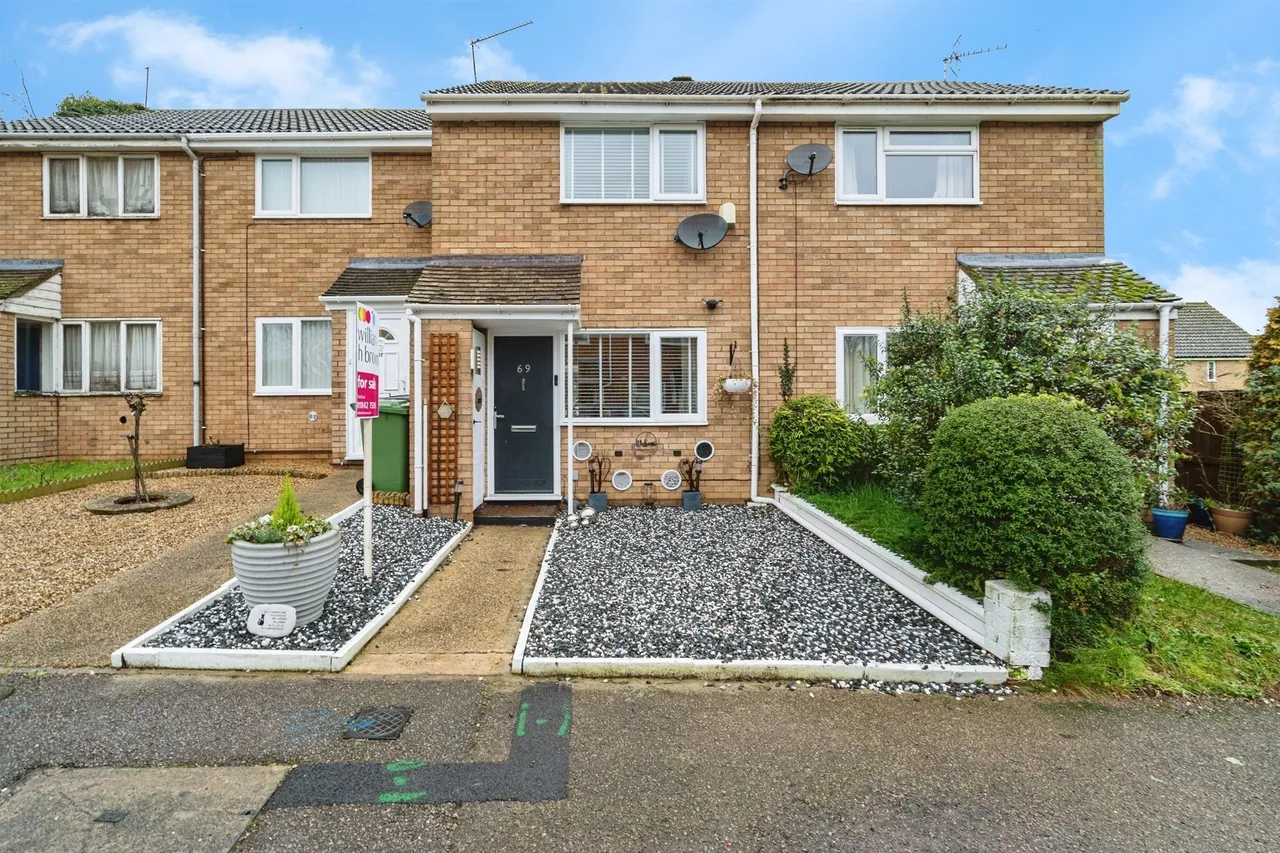 2 bed house for sale — Tennyson Way, THETFORD