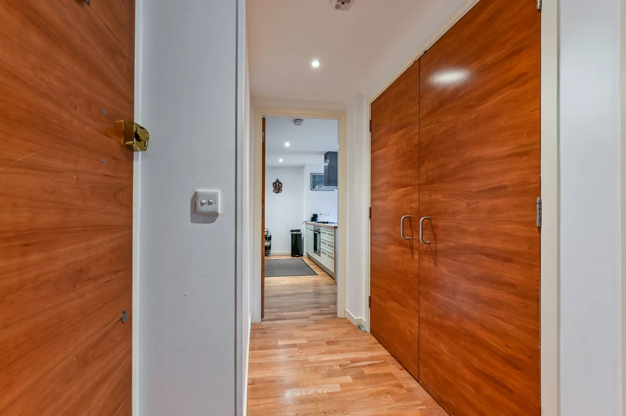 11 Gainsborough Studios South, 1 Poole Street, London, photo 9