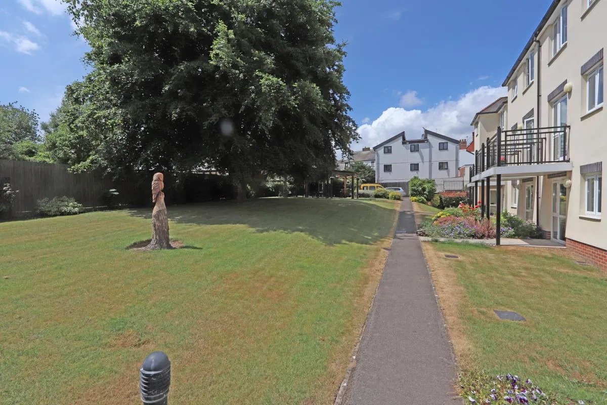 High Street, Cullompton, photo 13